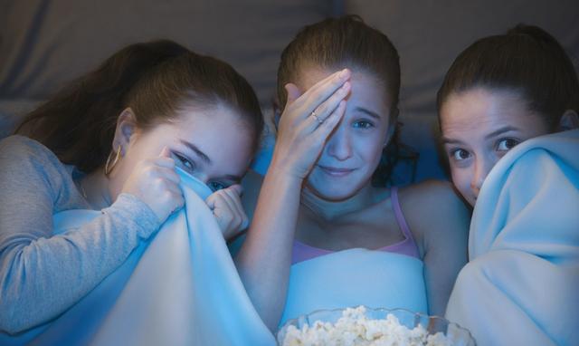 男女朋友一块看恐怖电影是种什么体验~