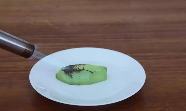 芒果蘸酱油、西瓜蘸盐、烤荔枝···史上最奇