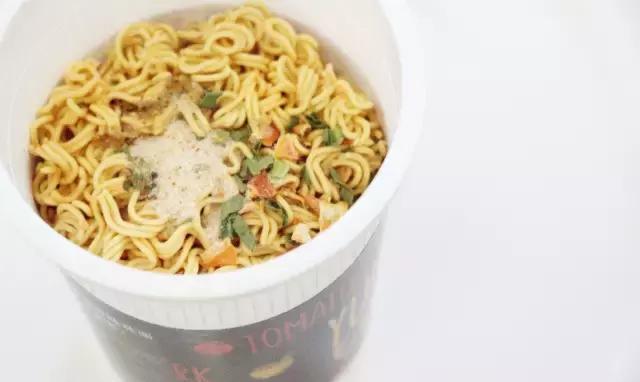 实测!小微用生命告诉你哪款网红方便面最好吃