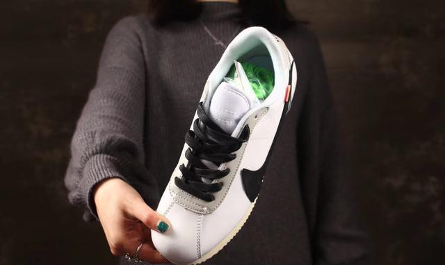阿甘竟也加入OFF WHITE 行列 Nike Cortez 20