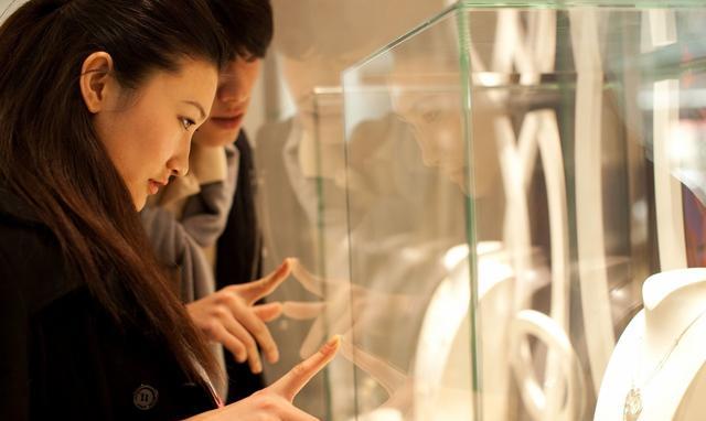 女人为啥借了男人的钱都不想还?