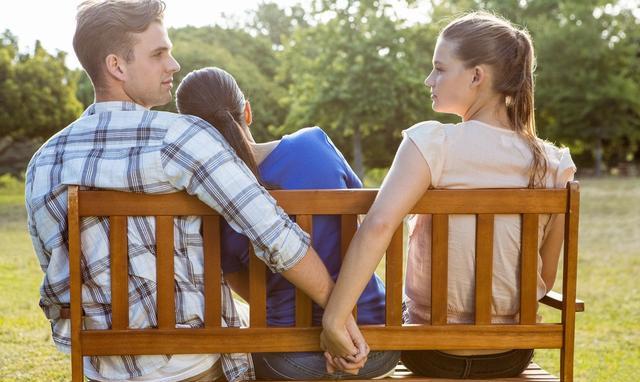 夫妻生活中,女人背叛男人叫出轨,那男人背叛女人叫什么?