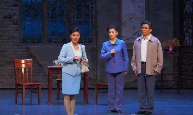 淮剧《小镇》|道德担当与精神传承的深思