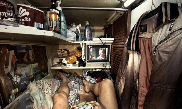 这居然是香港月入过万打工仔的居住生活!难以置信