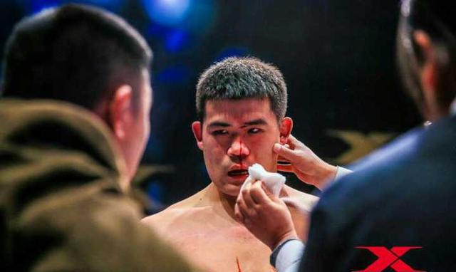 昆仑决100KG+巨兽之战中国4战3败,日本选手