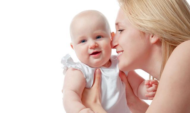 宝宝发烧急坏宝妈,高烧克星来救场。常备紫雪