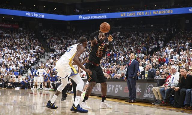 看录像重播却不能改判,NBA这规定意义在哪?