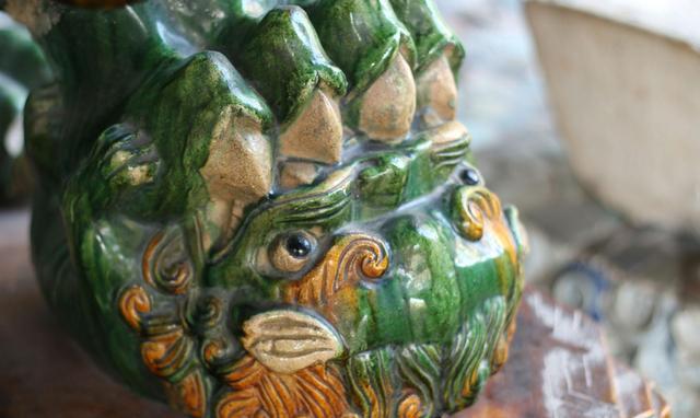 天花娉婷下如雨,狻猊坐上师子语