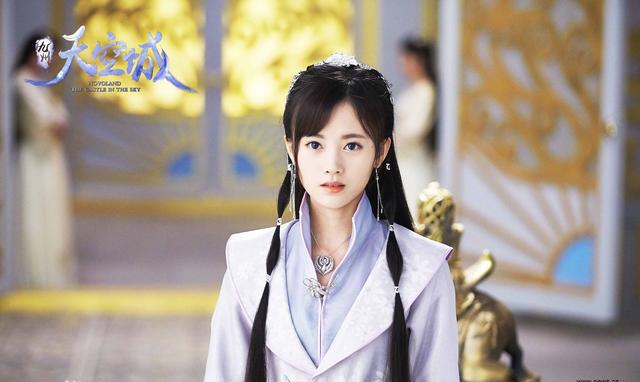 被称偶像之神，最火时“四千年第一美女”都给她洗脚，还记得她吗