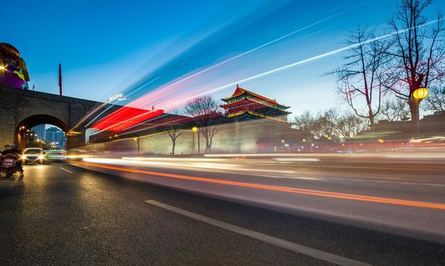 《芳华》遇冷的画外音:狂欢后的寂寞,小地方难