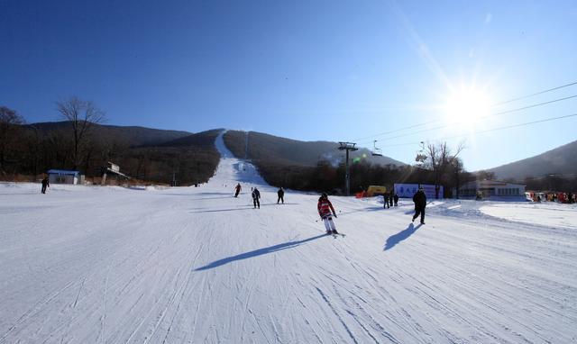 从云阳县旅游局得到的消息, 龙缸滑雪场将在2018年1月1
