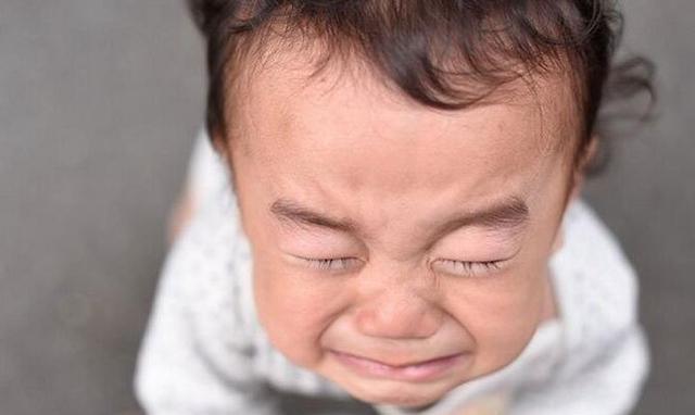 5岁宝宝患结巴,医生分析后,宝妈抽了自己一巴