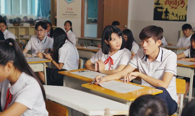 《宠物校花》曝预告片,校花女神的鸡蛋浴诱惑