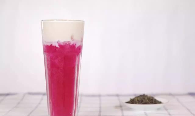 樱桃茶饮《火龙果奶盖》制作配方,简单易做颜