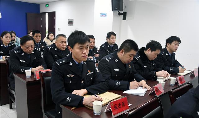 微靖江:靖江市公安局部署开展扫黑除恶专项斗