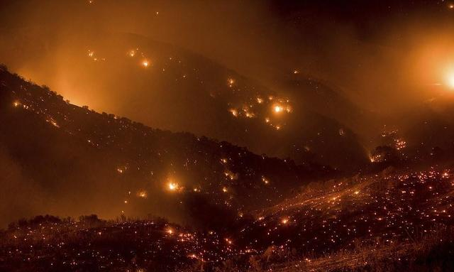 气候变化背锅？美国南加州火灾持续一周，或成未来新常态！