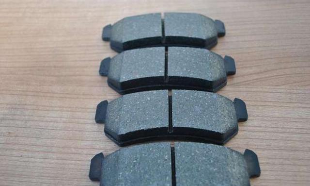 变速箱油多久换一次最好？修车师傅：超过这个数，就可以报废了！