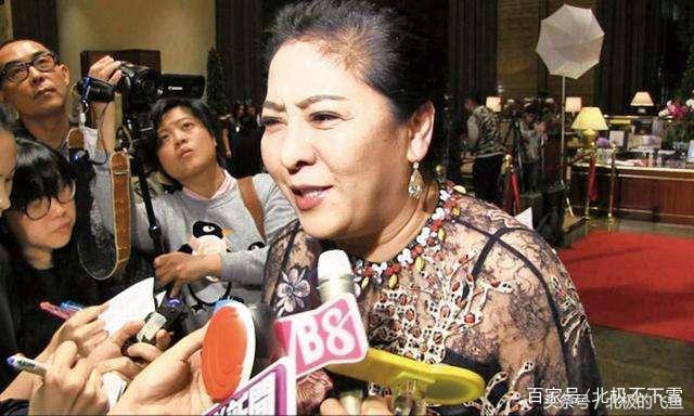 向太一句话道出，成龙为何小龙女不管不顾，背后真相令人心酸！