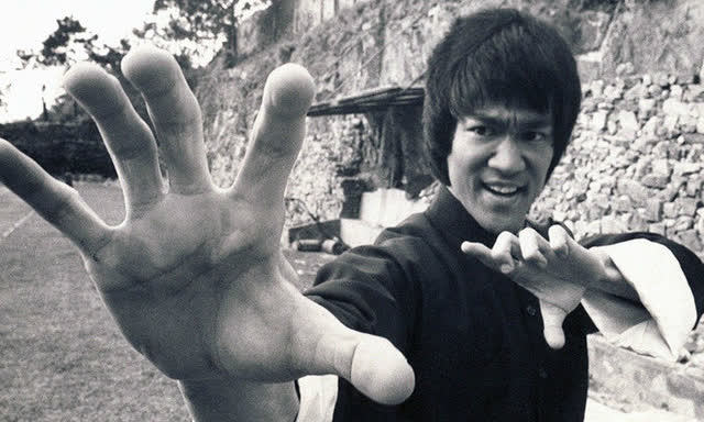 盘点有哪些歌星出版李小龙相关的唱片?