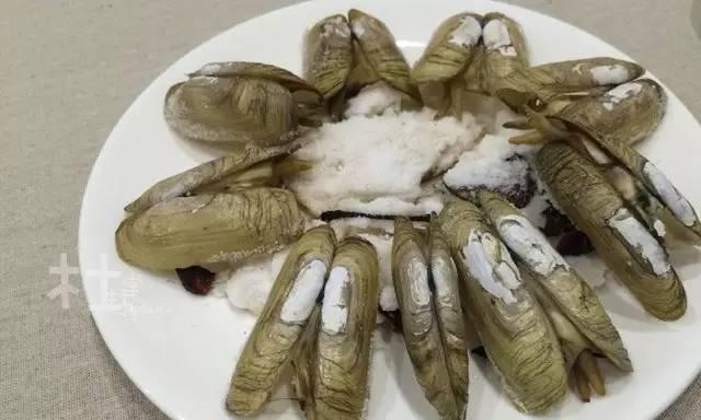 蛏子！有多少人读成圣子？盐焗蛏子王，冬日感受海鲜气息！