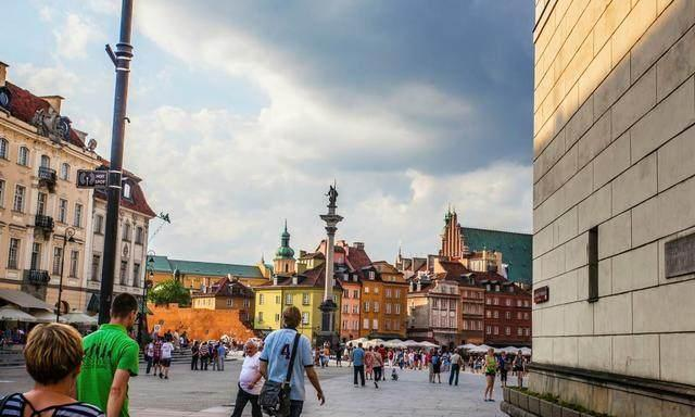 外国人问: 为何波兰比中国发达?