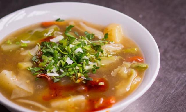 去西安游玩,哪些地方有值得一试的小吃?