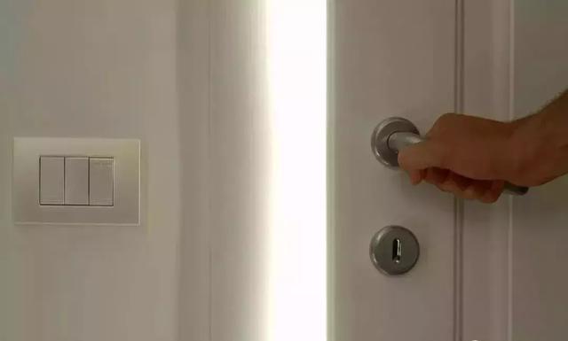 苏州男子拿钥匙误开邻居门,和别人老婆…你家