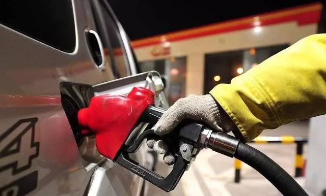 迪拜人均月收入_月收入6000买车