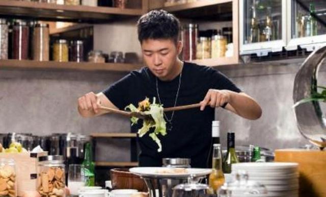 身家上亿的富二代，名下豪车价值超千万，主演电影上映一天遭下架