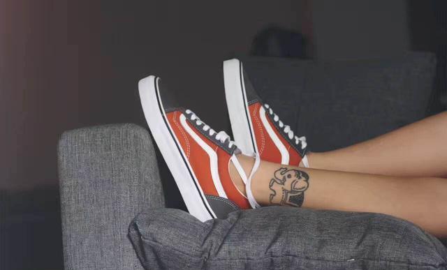 近期美女上脚的 VANS 万斯 STYLE 36 权志龙