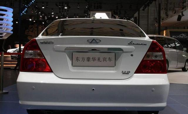 没能量产的国产加长礼宾车,车长7.5米内部如凡尔赛宫殿般奢华!