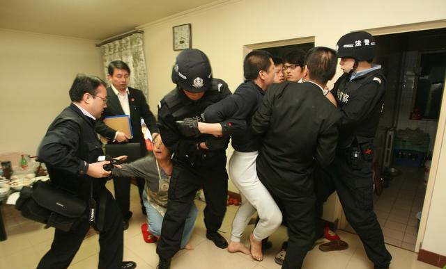 被刑事拘留后多久通知家属?不通知违法吗?