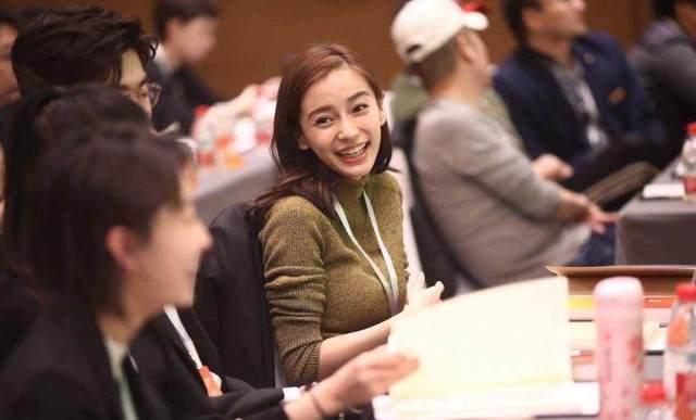 杨颖发量越来越少,当她撩起头发,再也不觉得杨