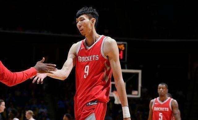 烂泥扶不上墙! 周琦为了陪女友缺席火箭队训练