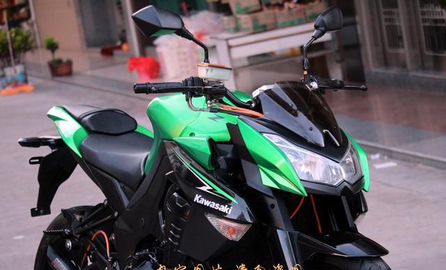 川崎大作——2012款 川崎 重型街车 Kawasaki Z1000