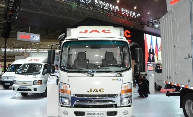 从武汉国际商用车展看导流罩 有时候只需要多为卡车兄弟多想一些