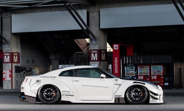 战神gtr r35 lb宽体改装,低趴加宽体是不是你的菜