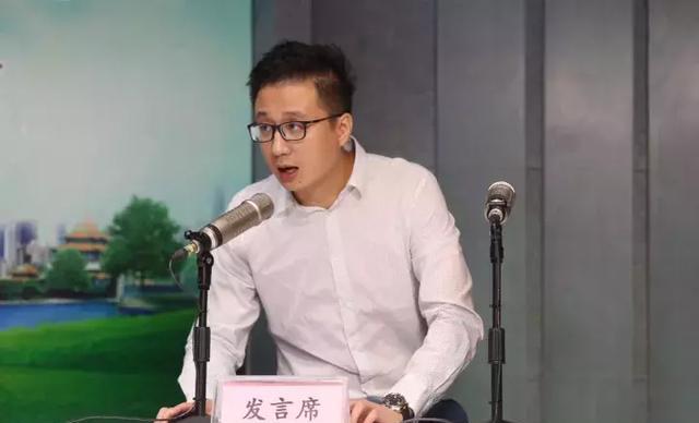 民声热线:南海路边车位晚上这么收费…赶紧来