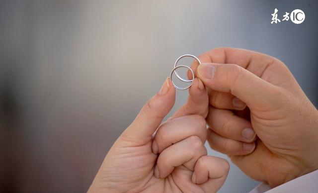 离婚前一天,我微信里给媳妇说了一大段话,发送