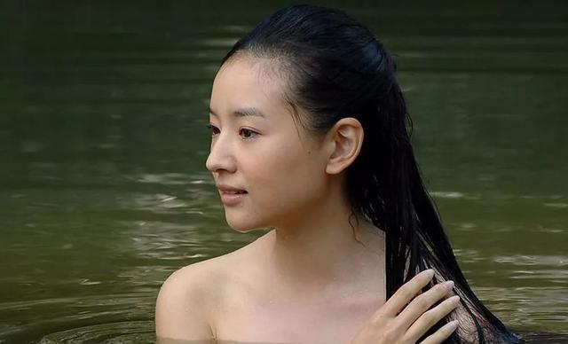 张艺谋看人的电影真是毒,谋冬雨巩俐章子怡周眼光个个微女郎思思图片