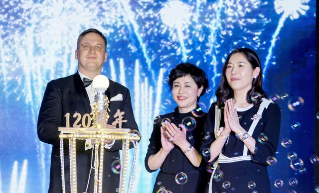 大连凯宾斯基举办“点燃今夜”活动庆祝集团成立120周年