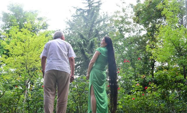 起诉债务人时发现债务人与其配偶已经离婚