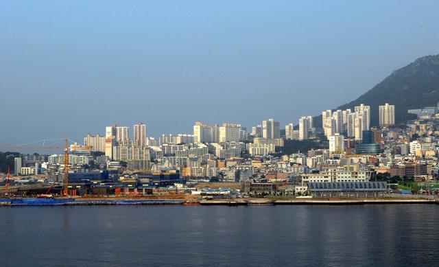 厉害了我的国!世界十大港口只有三个不在中国