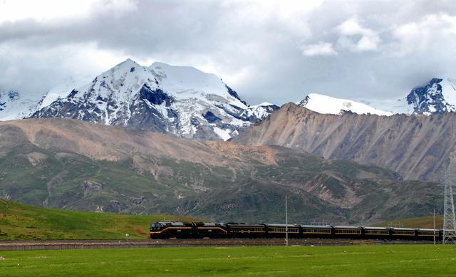 坐火车去西藏!国内直达拉萨的这4趟列车，票你想抢也抢不到!