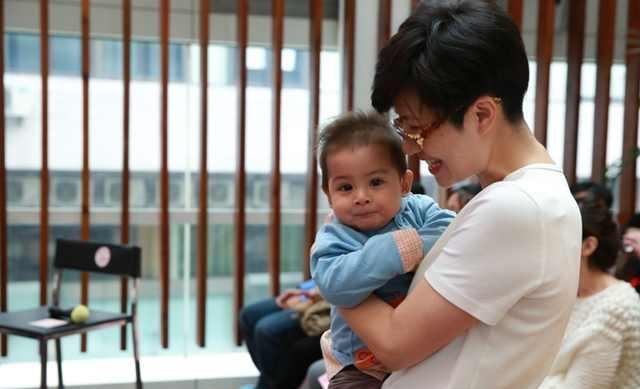 2013年2月15日,再度在上海某妇幼保健院生下一个儿子的吉雪萍母子平安