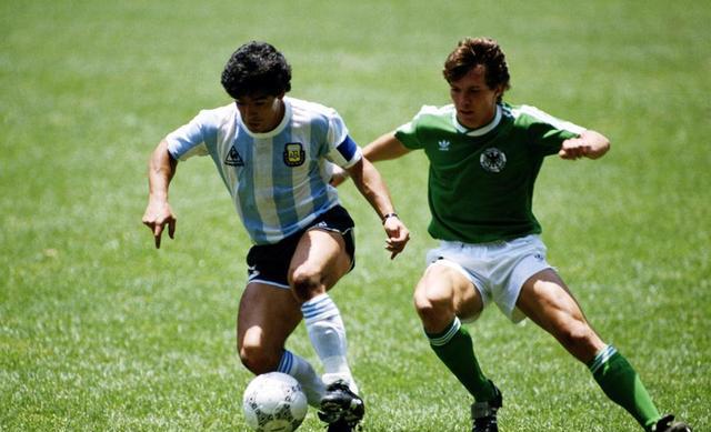 足球史上最强十一人,梅西C罗都只能替补