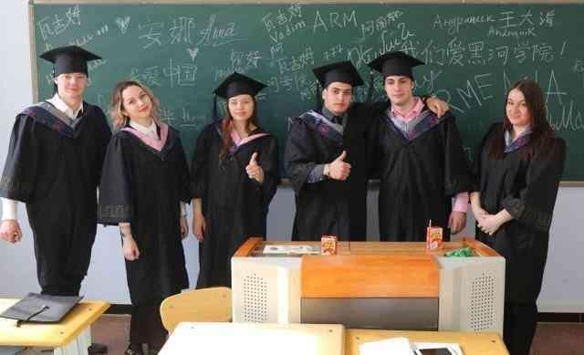俄罗斯女大学生怀孕可享受三个月产假, 竟然还有多项生育补贴