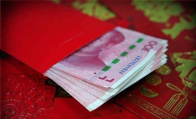 第一次回家见公婆 婆婆给了2000元红包 我直接