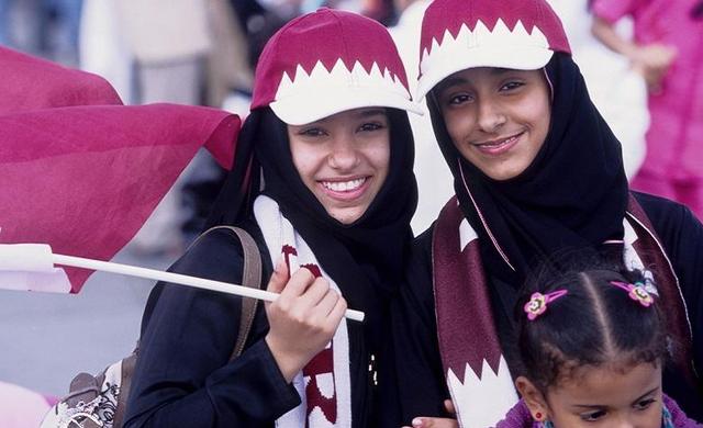 土豪国家卡塔尔:一日工作3小时,生老病死有人