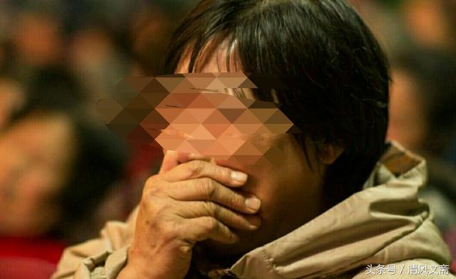 丈夫捡女婴，妻子种地供女孩到研究生毕业，男人却说她是自己亲生